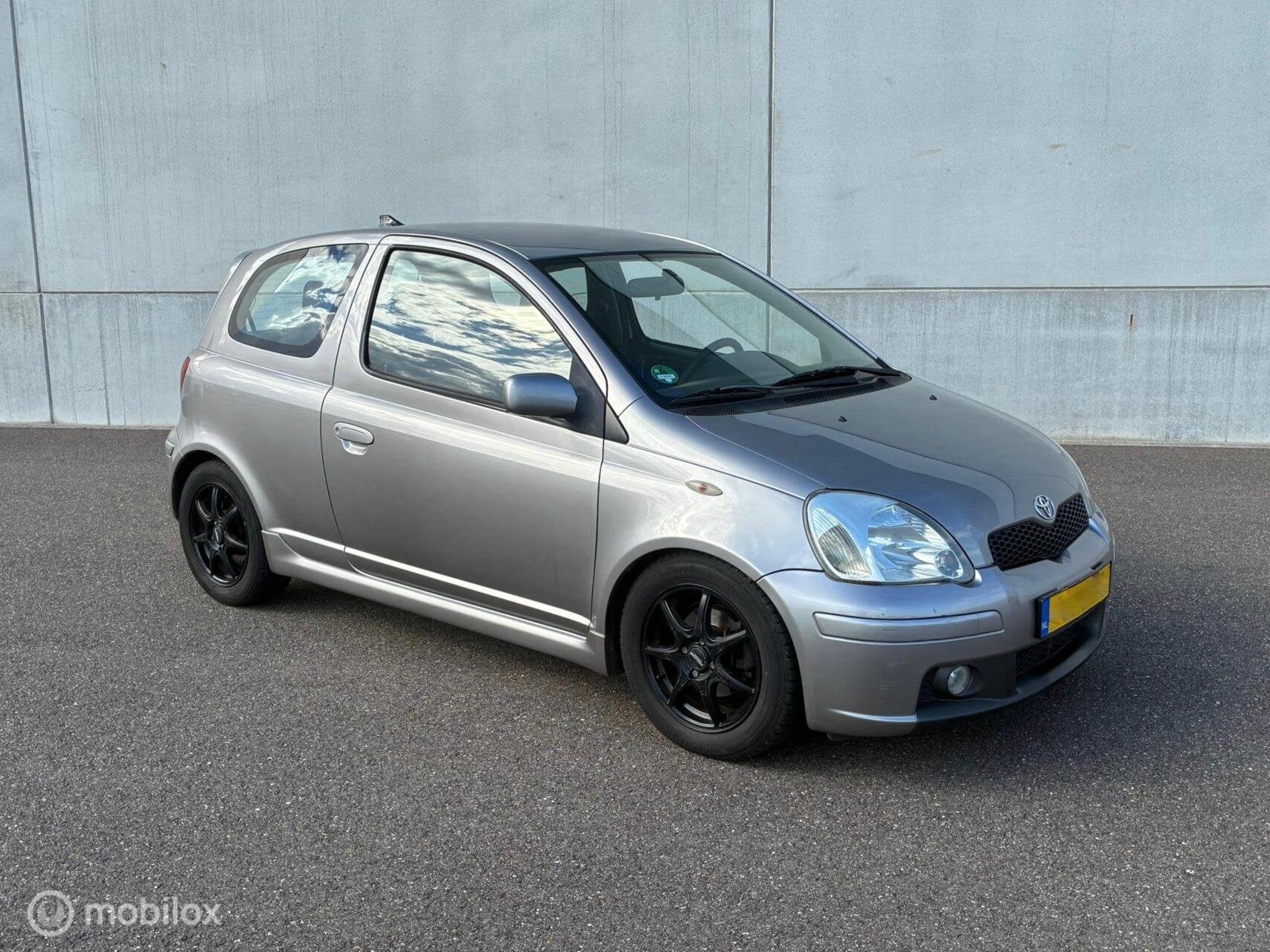 Toyota Yaris 1.5 VVT-i T-Sport AIRCO NAP, Airconditioning, Gebruikt, 4 cilinders, 400 kg