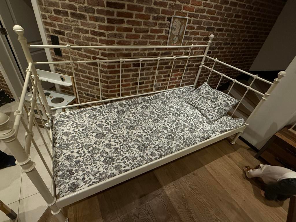 IJzeren bed met houten onderstel, zonder matras,90 x 200 cm., Ophalen, Crème, Metaal, 200 cm