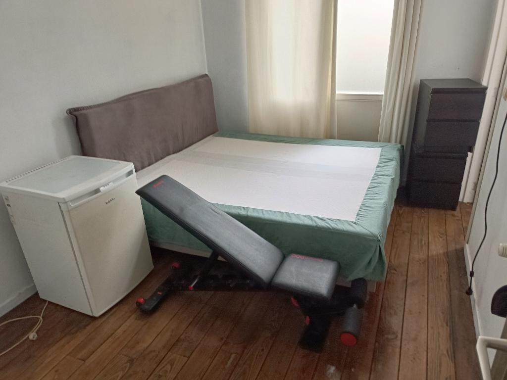 Gratis inboedel: bed, kastjes, diepvries, fitnessbank, Ophalen