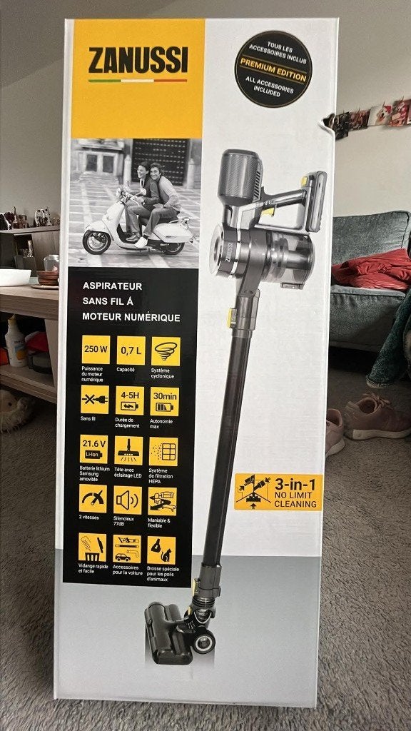 Steelstofzuiger Zanussi, Elektronische apparatuur, Overige merken, Ophalen of Verzenden, Zo goed als nieuw, Geschikt voor tapijt