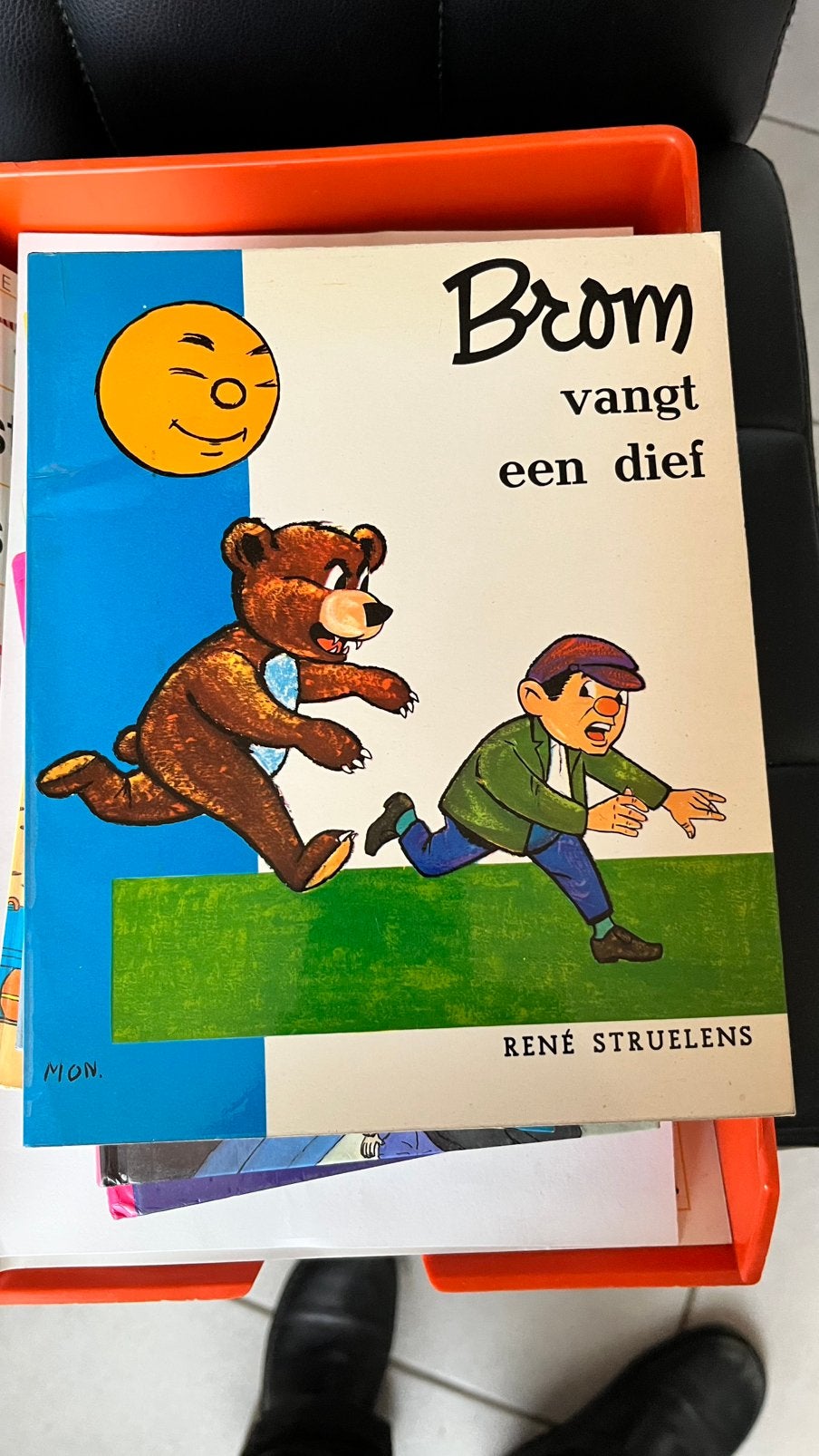 Nostalgisch Kinderboek: Brom vangt een dief (1965, Altiora), Boeken, Ophalen