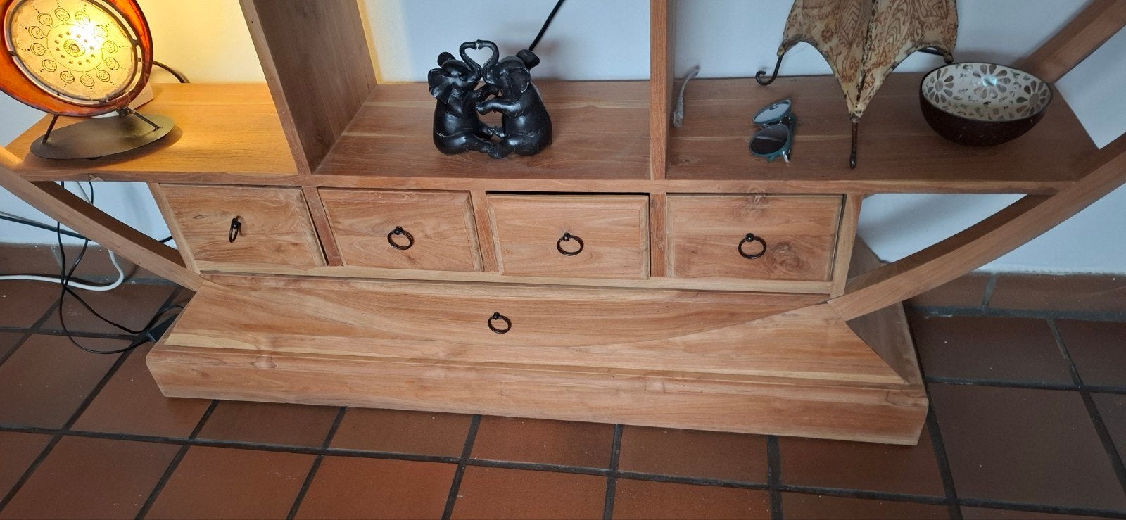 Meuble TV, Enlèvement
