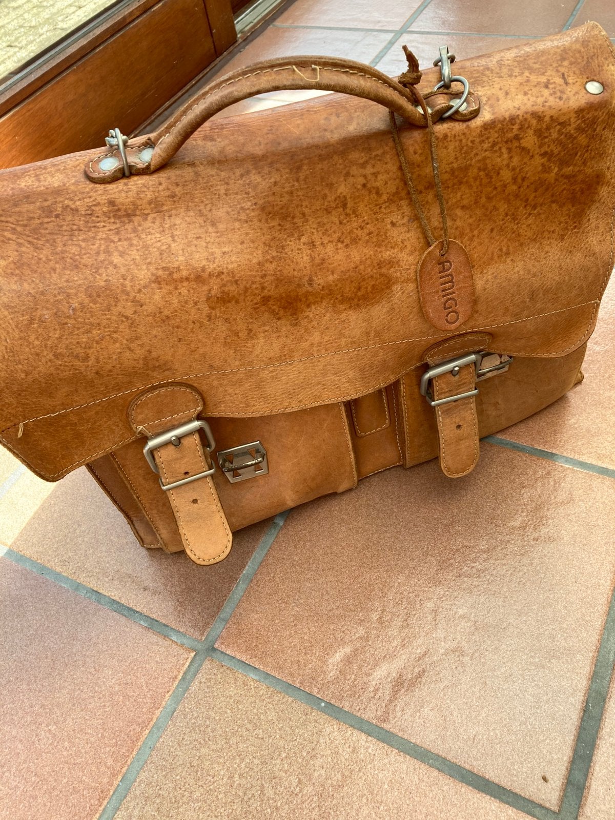 Boekentas in leer, Handtassen en Accessoires, Ophalen, Gebruikt, Beige, Overige typen