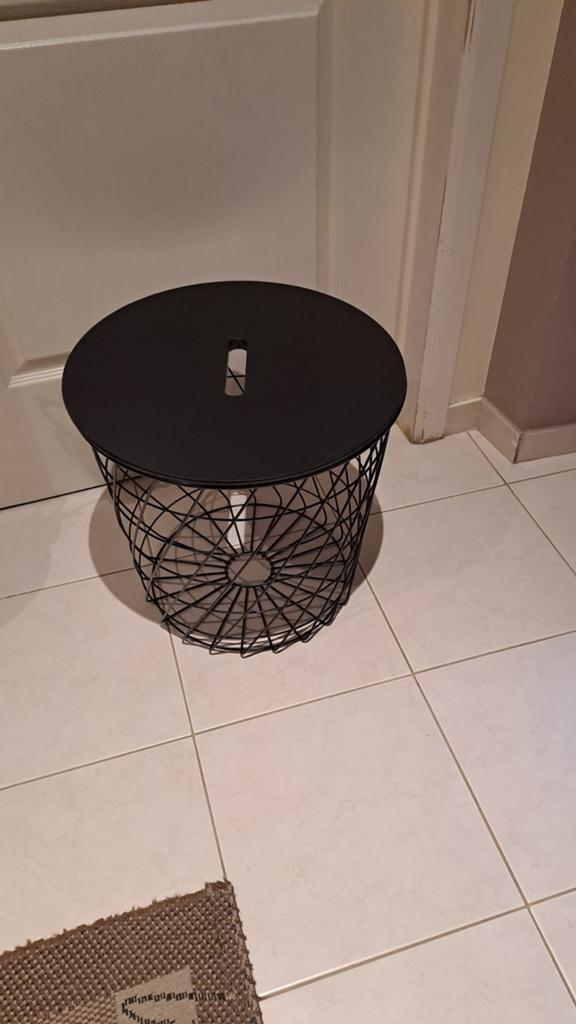 Table ikea  noire, Enlèvement