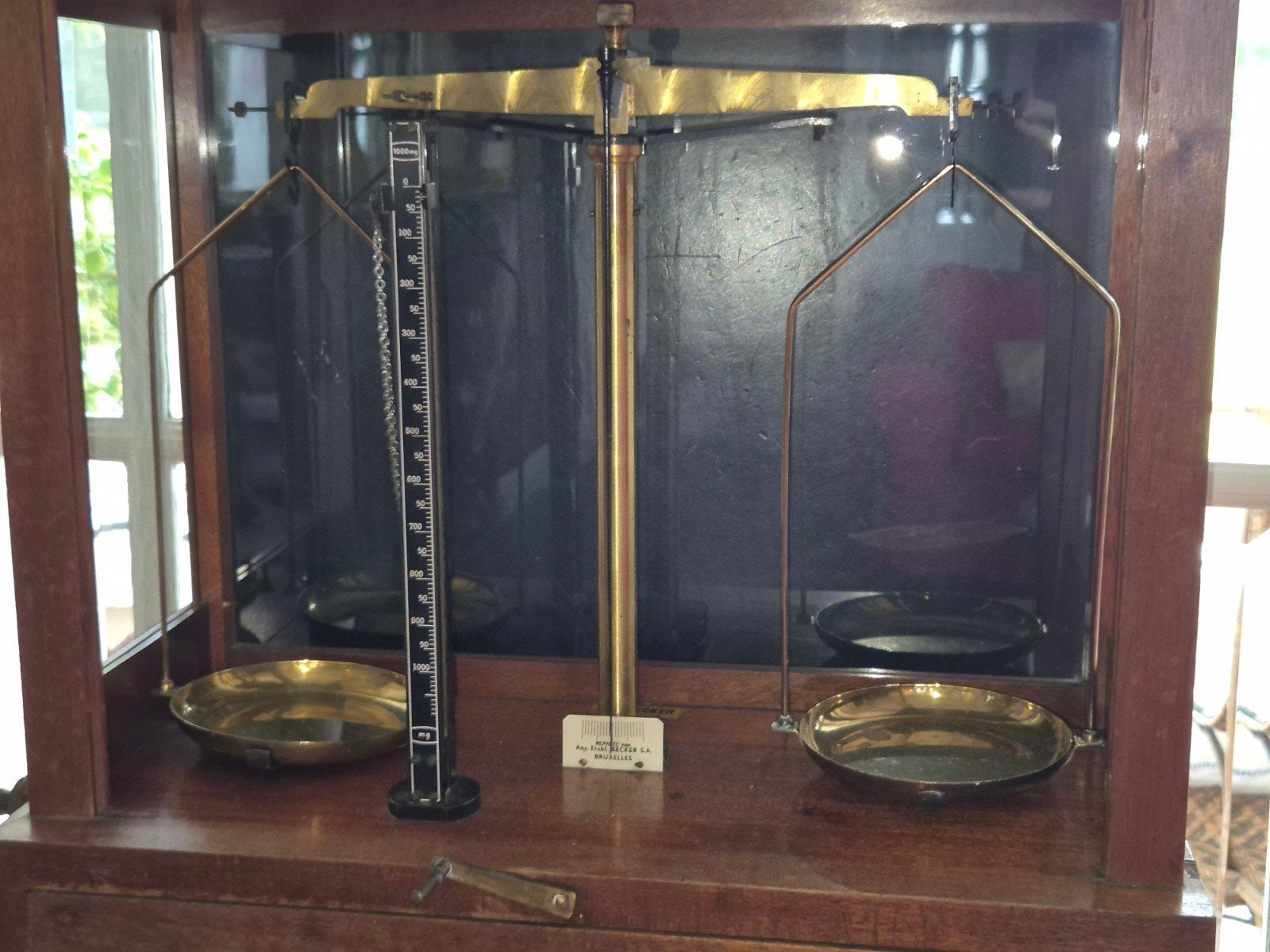 oude apothekersweegschaal, Ophalen