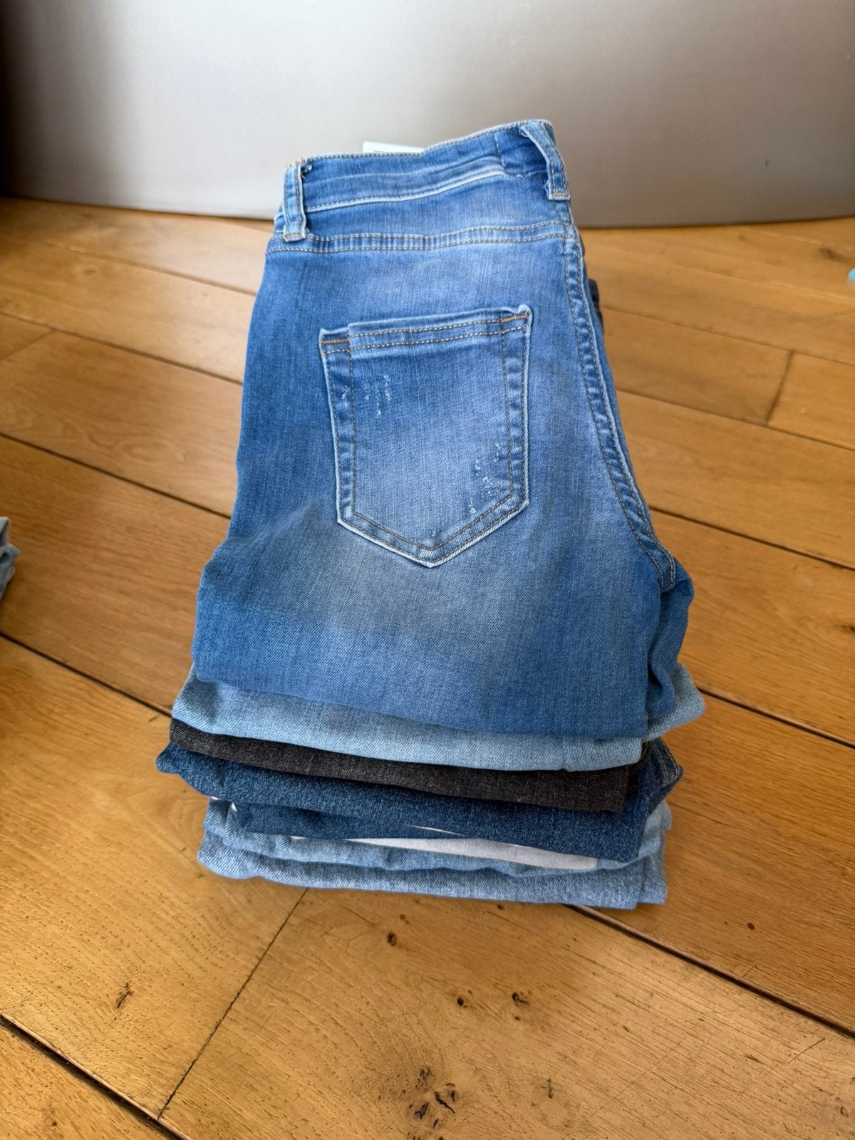 Pakket jeansbroeken skinny, Ophalen, Gedragen