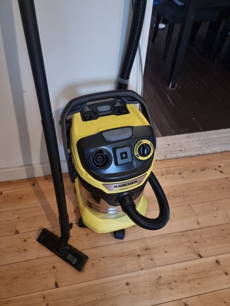Kärcher WD 5 P S V-25/5/22 Stofzuiger + 4 extra zakken, Kärcher, Zo goed als nieuw, Industriële stofzuiger, Minder dan 1200 watt