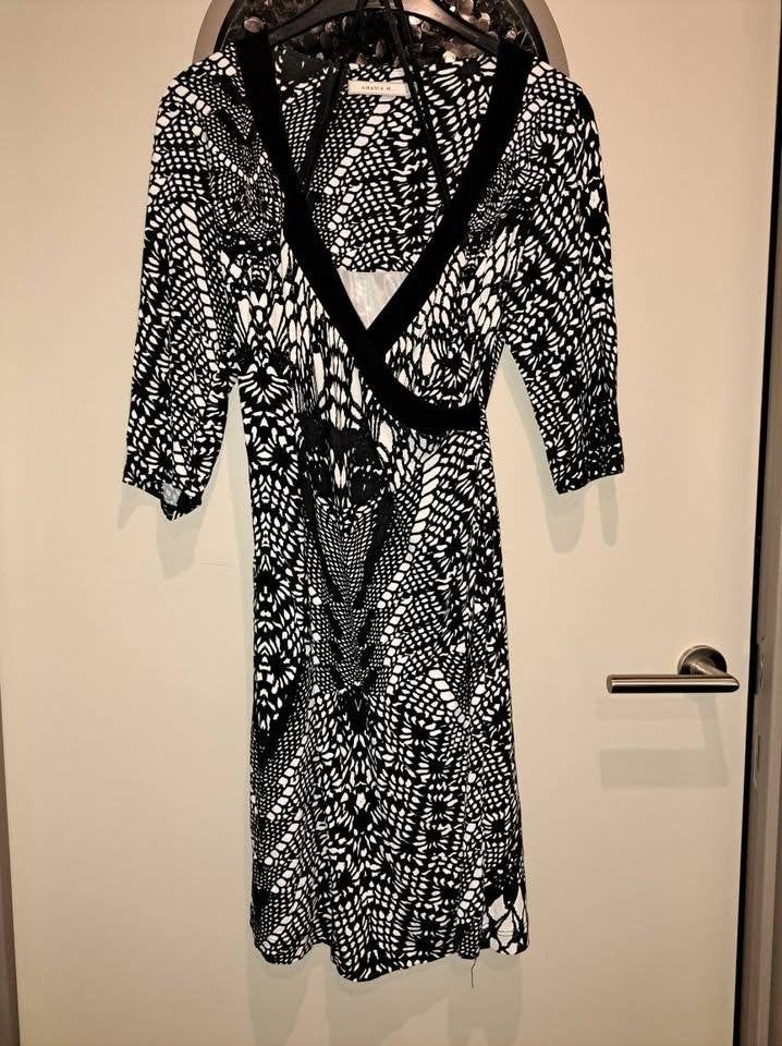 Amania Mo, jurk mt 40/42, Vêtements | Femmes, Robes, Enlèvement ou Envoi, Comme neuf, Taille 38/40 (M)