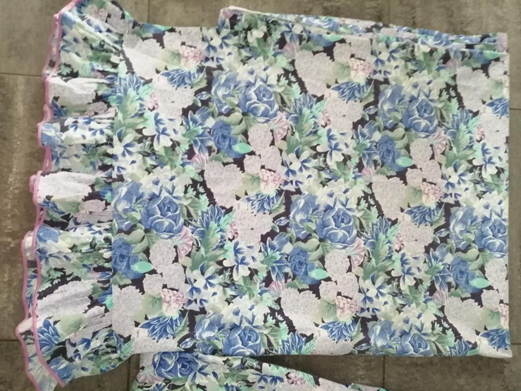 Parure de lit   drap housse  et drap motif fleuri hortensia, Maison & Meubles, Enlèvement ou Envoi
