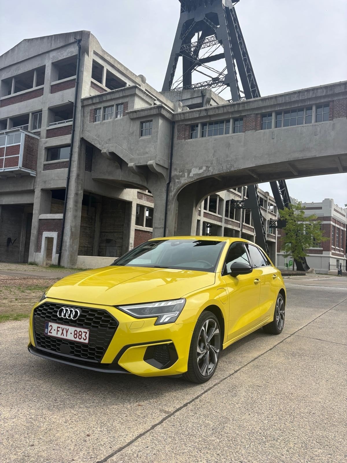 audi A3 Sportback 40 TFSI e 204 pk Python Yellow Black Pack, Auto's, Audi, Stof, Geel, Te koop, A3