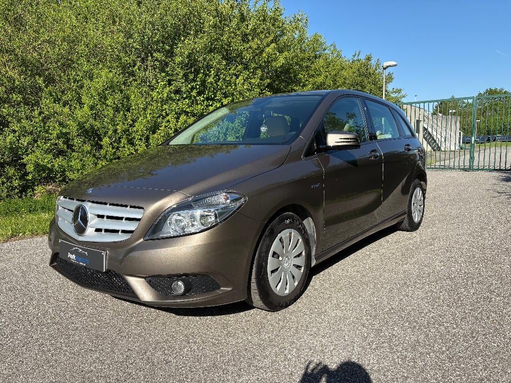 Mercedes B 180 Automaat - Garantie*Leder*Ohb*Navi*Airco, Auto's, Mercedes-Benz, Euro 5, Beige, 4 cilinders, Bruin