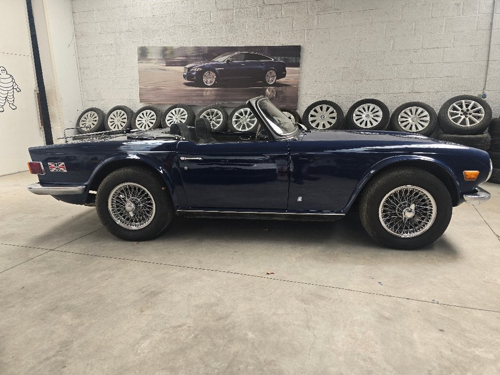 Triumph TR6 – Britse Klassieker – Uniek – Verzamelobject, 2500 cc, Zwart, Cabriolet, Blauw