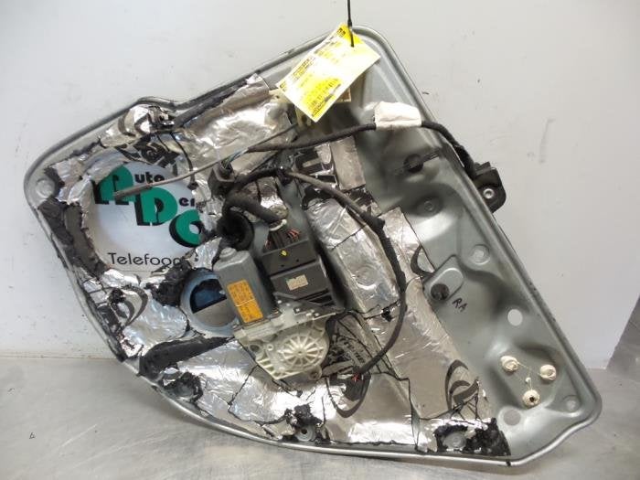 Mécanique vitre 4portes arrière droite d'un Volkswagen Gol, Volkswagen, -, 3 mois de garantie, Utilisé