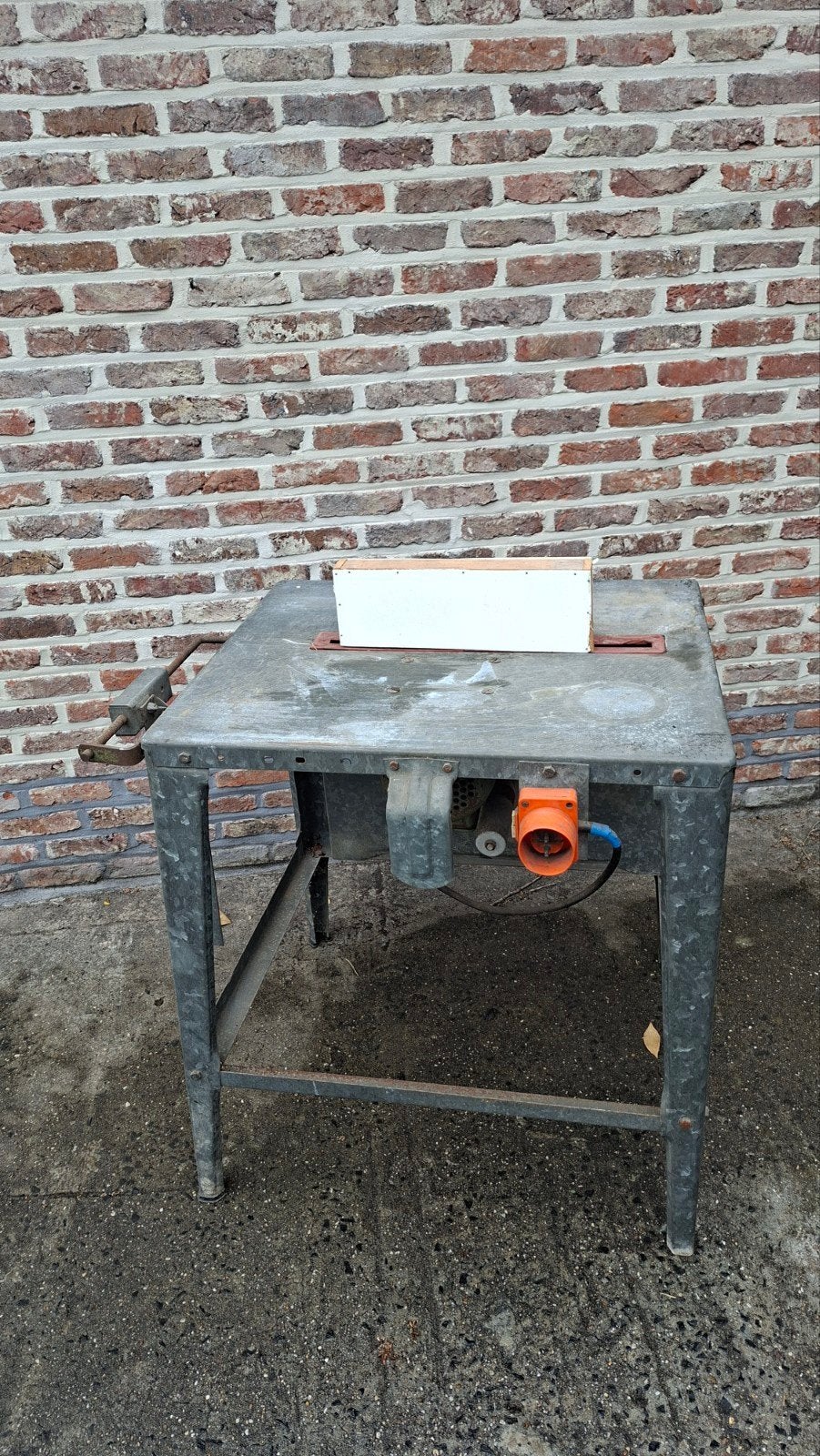 tafelzaag machine galva metaal, Ophalen