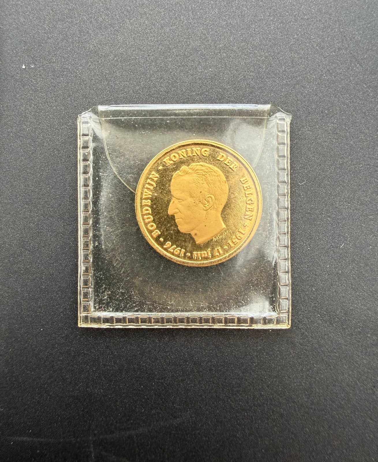 Gouden munt Koning Boudewijn, Ophalen
