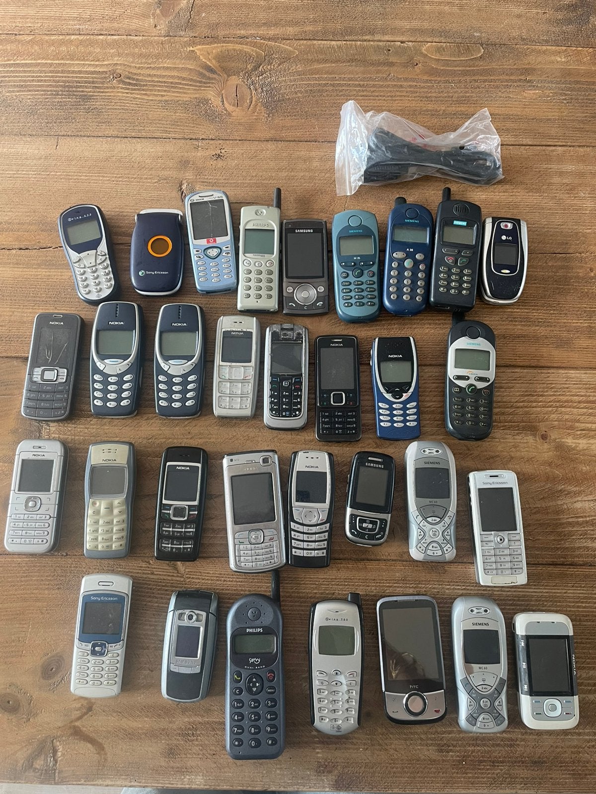 Lot van 29 vintage gsm's (12x Nokia, Sony, Siemens, etc), Enlèvement, Utilisé