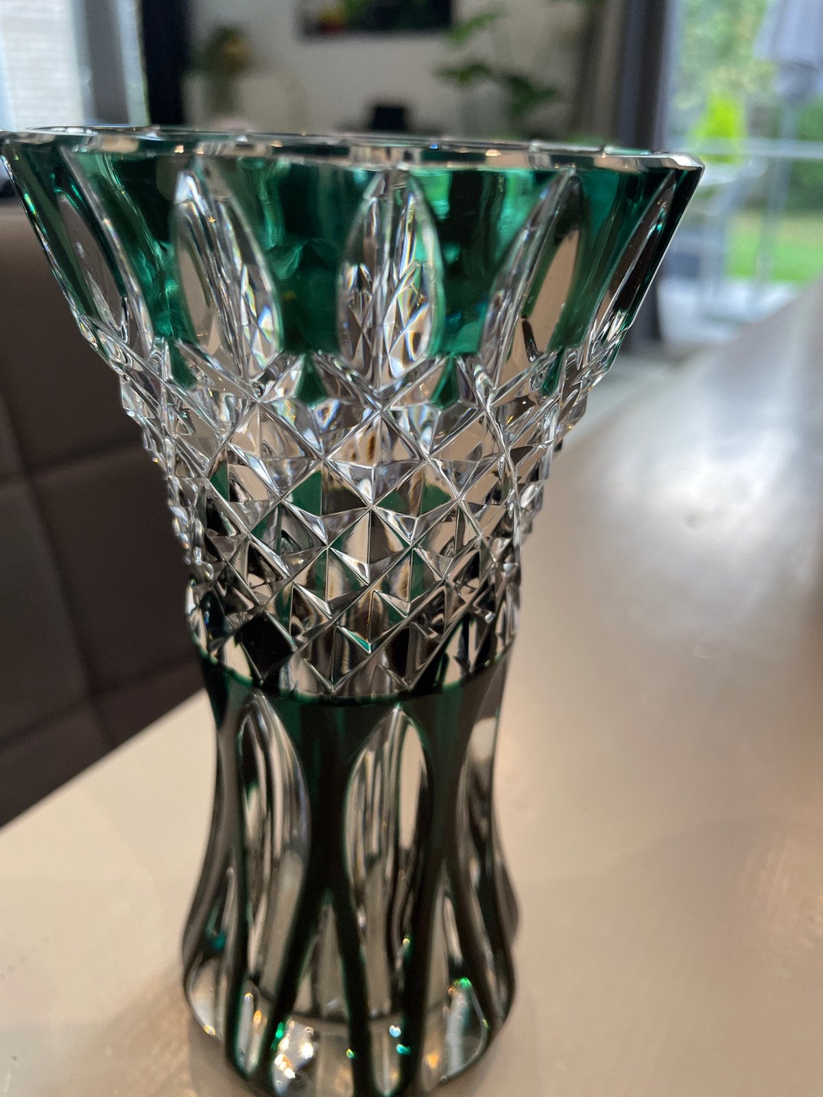 Vase « Teniers »en cristal doublé vert Val Saint Lambert 15c, Antiek en Kunst, Ophalen