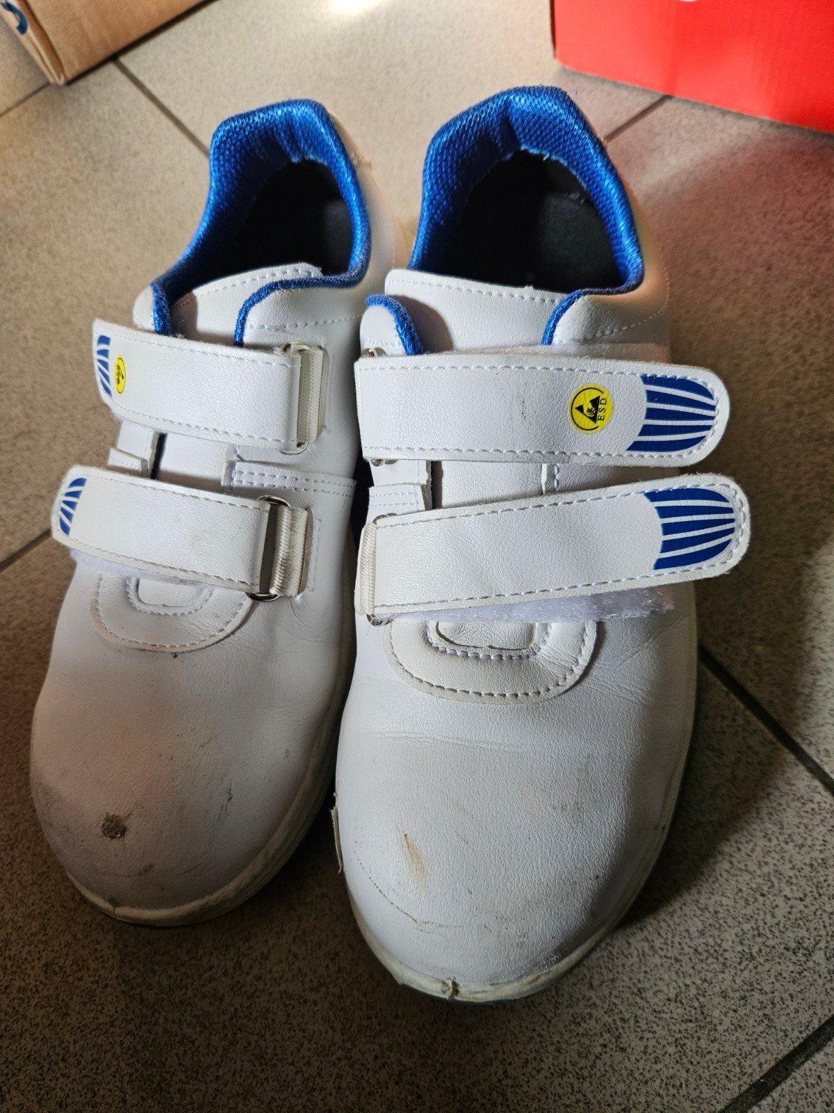Chaussures, Enlèvement