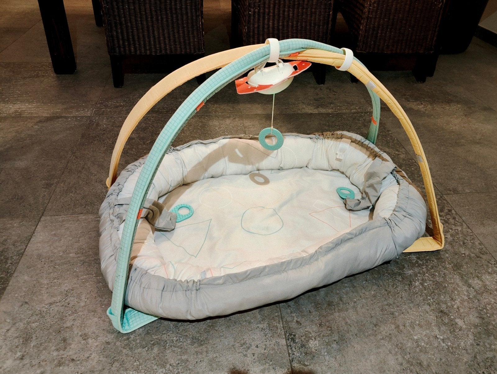Taf Toys nestje met speelboog, Kinderen en Baby's, Ophalen of Verzenden, Zo goed als nieuw