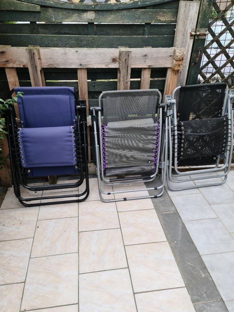 Trois chaises longues neuves, Caravanes & Camping, Meubles de camping, Autre