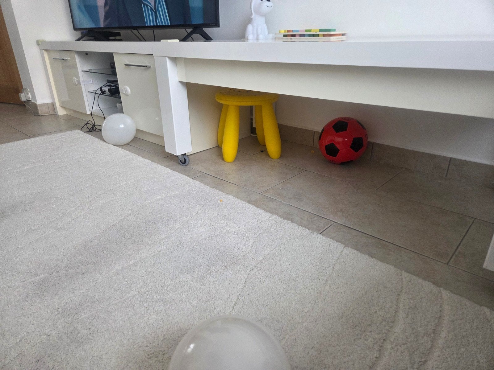 tv unité + table basse