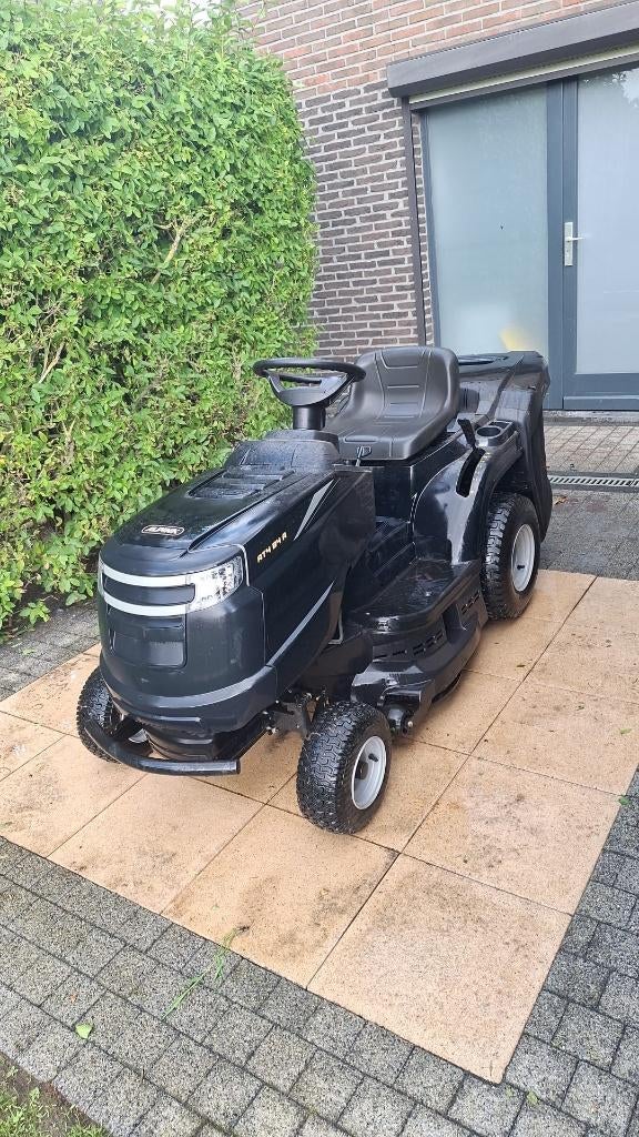 Mooie degelijke zitmaaier mag weg, Tuin en Terras, Zitmaaiers, Ophalen, Alpina, Zo goed als nieuw, 90 tot 120 cm