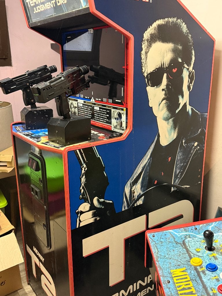 Terminator 2 Arcadekast, Verzamelen, Overige munten, Ophalen, Gebruikt, Met sleutels