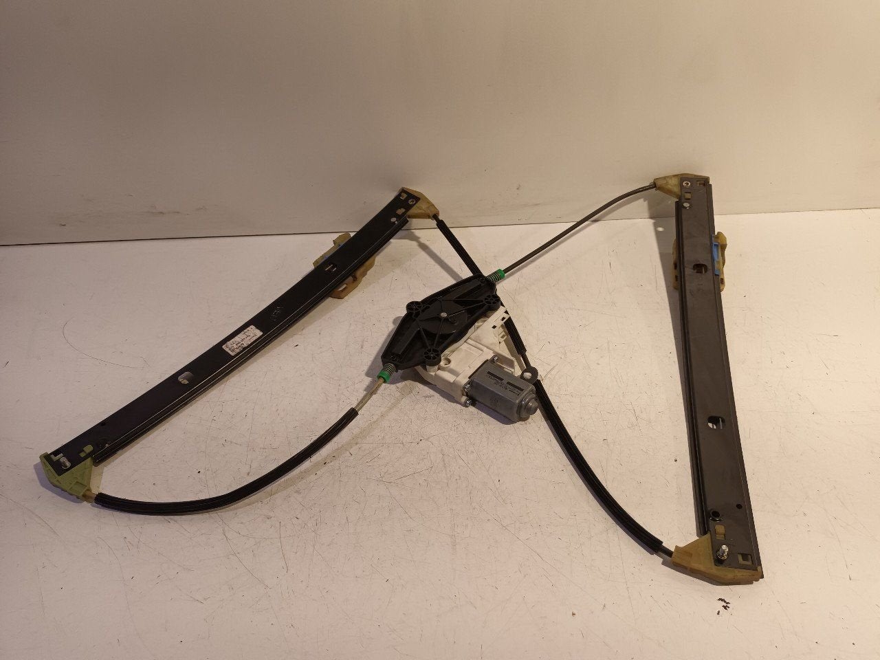 Raammechaniek elektrisch rechts voor Audi A4, Onderdelen@venauto.nl, Van der Ven Autorecycling B.V., Ettenseweg 76, 4706 PB Roosendaal, The Netherlands