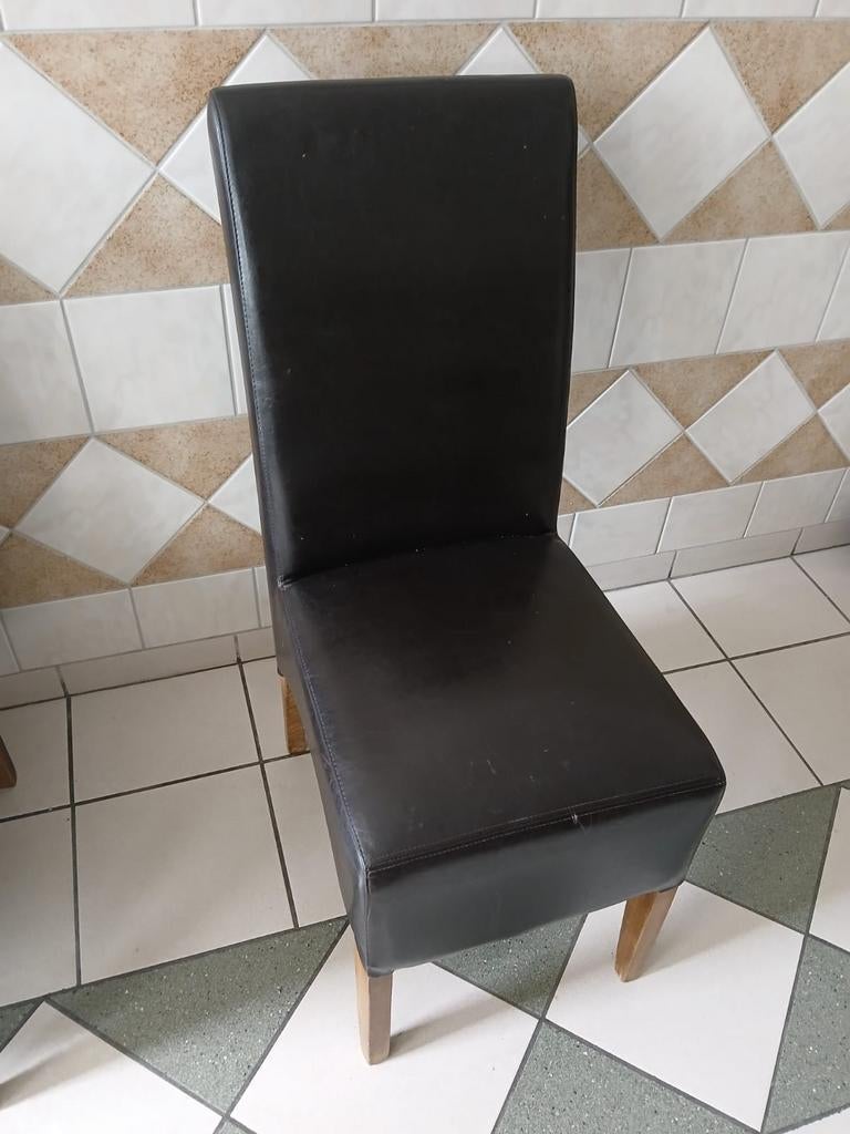 tafel stoelen, Enlèvement