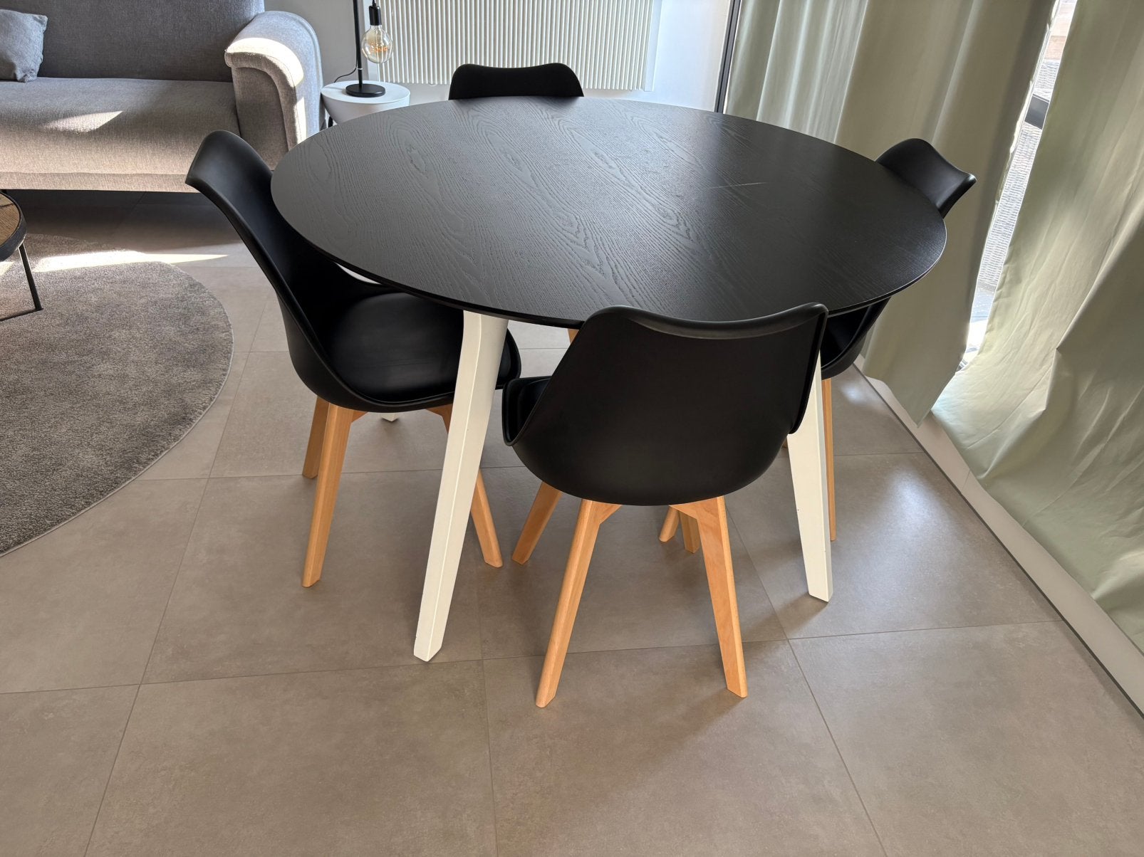Tafel met 4 stoelen, Ophalen, Gebruikt, Rond, Vier personen