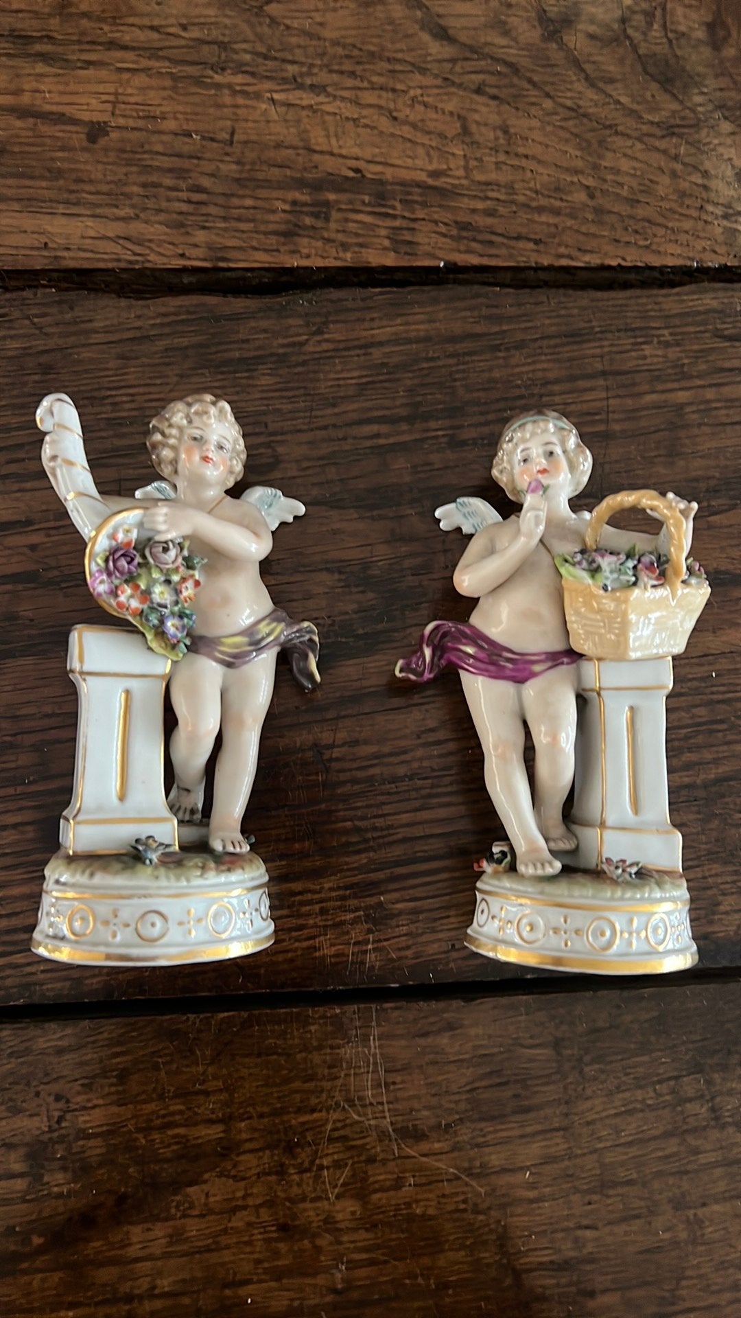 Intacte beeldjes in Duits porselein. Genummerd. Hoogte 15cm, Ophalen of Verzenden, Gebruikt, Mens