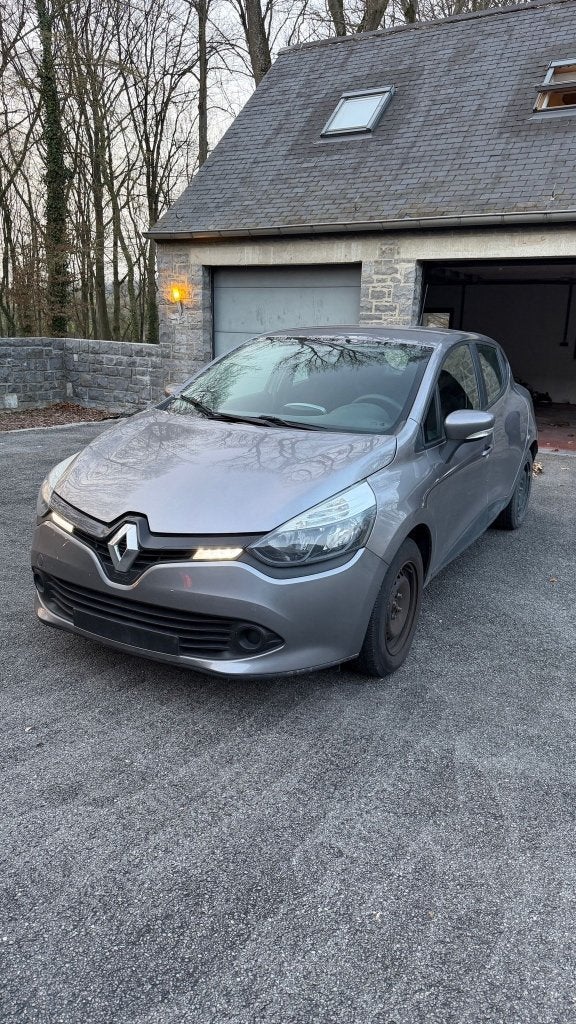 CLIO 2016 À VENDRE, Stof, Zwart, 5 deurs, Particulier