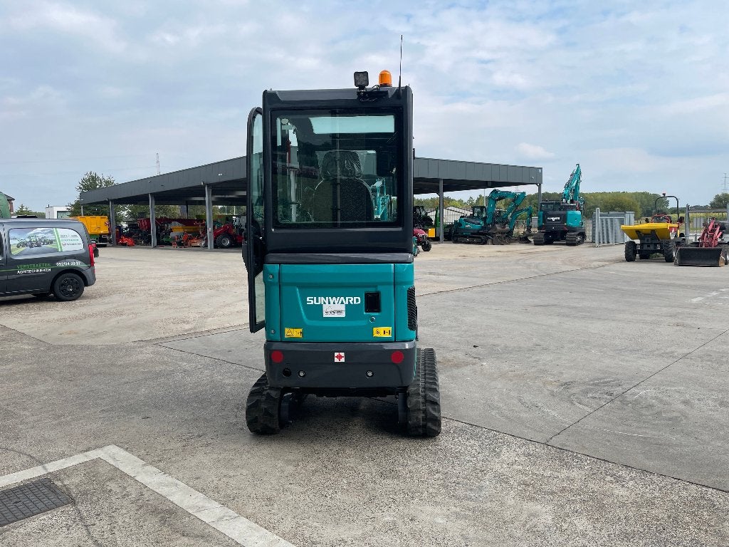 Sunward 20F + Vertilt V-02 / Graafmachine + Tiltrotator, Enlèvement ou Envoi, Excavatrice