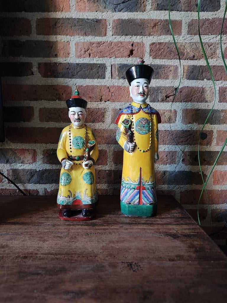 2 porseleinen beelden Chinese keizers, Antiek en Kunst, Ophalen