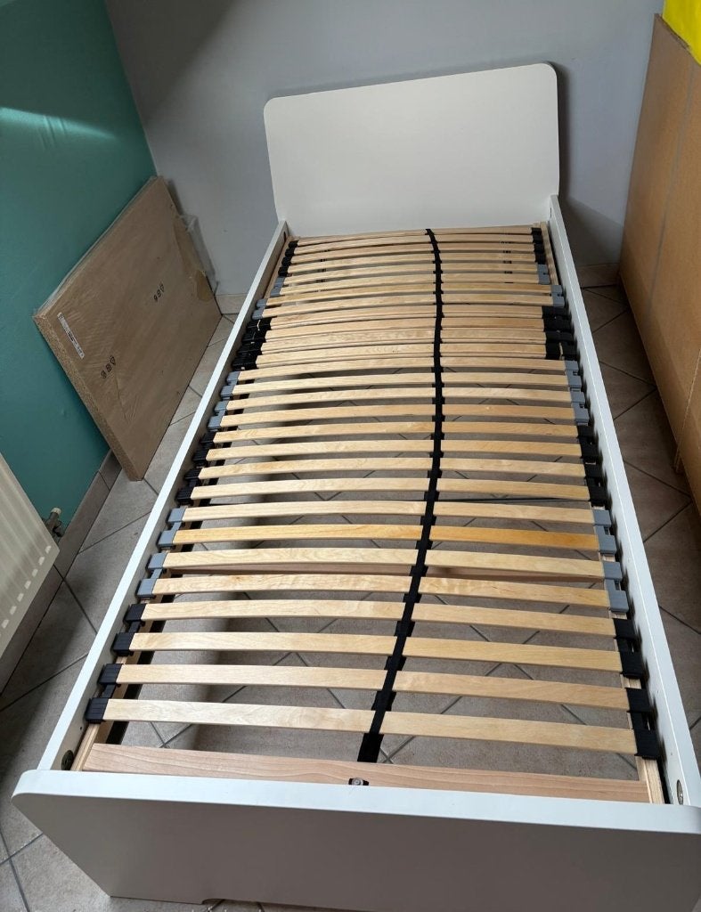 Askvoll eenpersoonsbed + matras + verstelbare lattenbodem, Ophalen, Gebruikt, 90 cm, Eenpersoons
