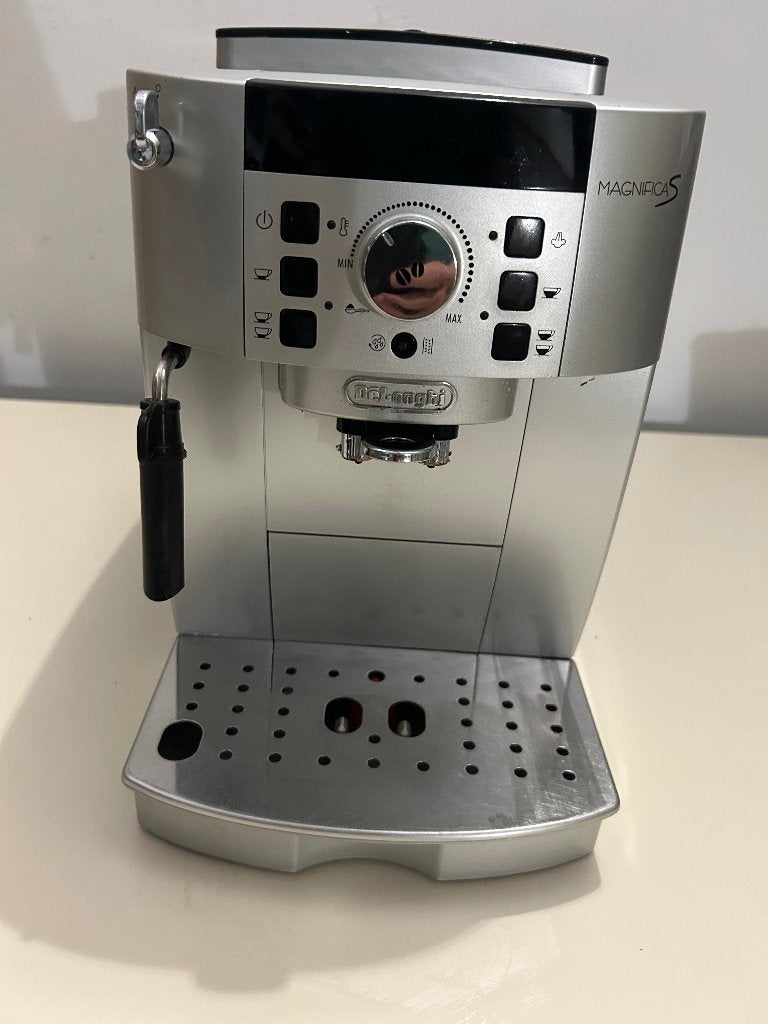 Delonghi magnifica S grijs, Electroménager, Réservoir d'eau amovible, Enlèvement ou Envoi, Cafetière, 10 tasses ou plus