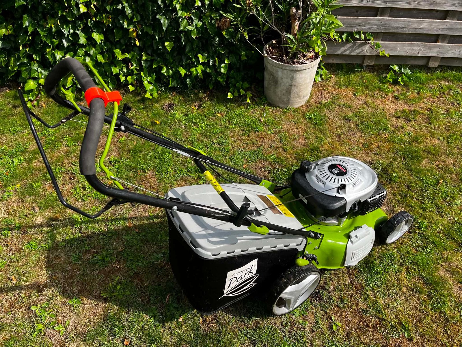 Tondeuse autotractée, Jardin & Terrasse, Tondeuses à gazon, Enlèvement, Comme neuf, Bac de ramassage
