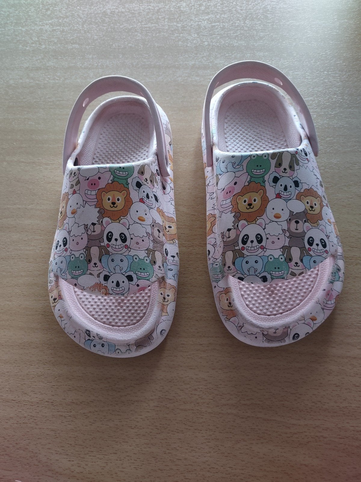 Crocs - maat 35, Enfants & Bébés, Vêtements de bébé | Chaussures & Chaussettes, Enlèvement, Utilisé, Pantoufles, Fille