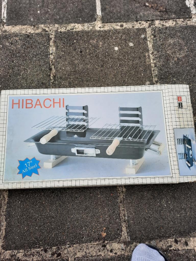 Petit barbecue neuf pour camping, Caravanes & Camping, Enlèvement, Neuf