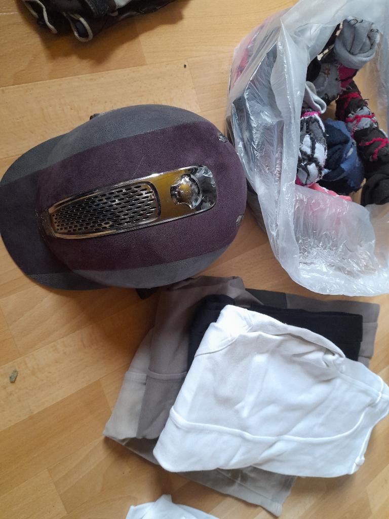 équitation / vêtements et accessoires divers, Enlèvement, Bombe
