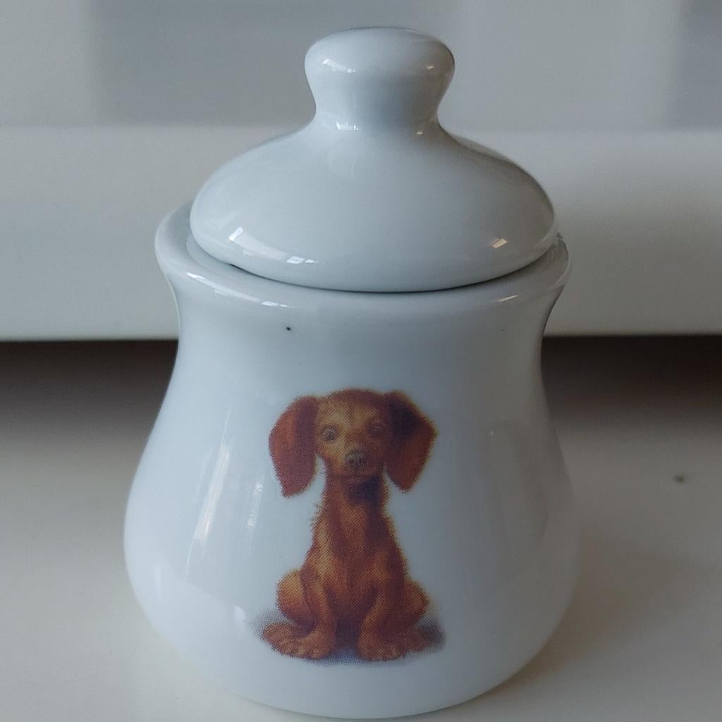 Pot avec couvercle avec le chien de Tiny (Martine)., Enlèvement