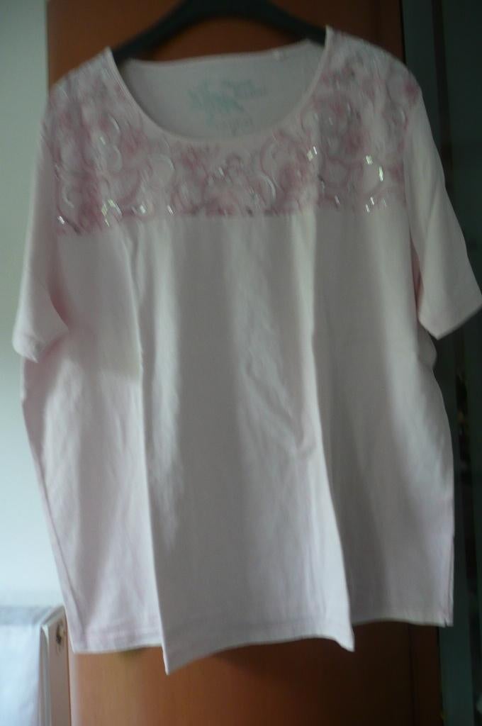 Roze T-shirt met kanten bloemen (a208), Kleding | Dames, Grote Maten, Zo goed als nieuw, Roze, Canda, Shirt of Top