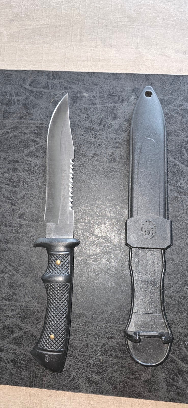 muela combat knife, Collections, Enlèvement