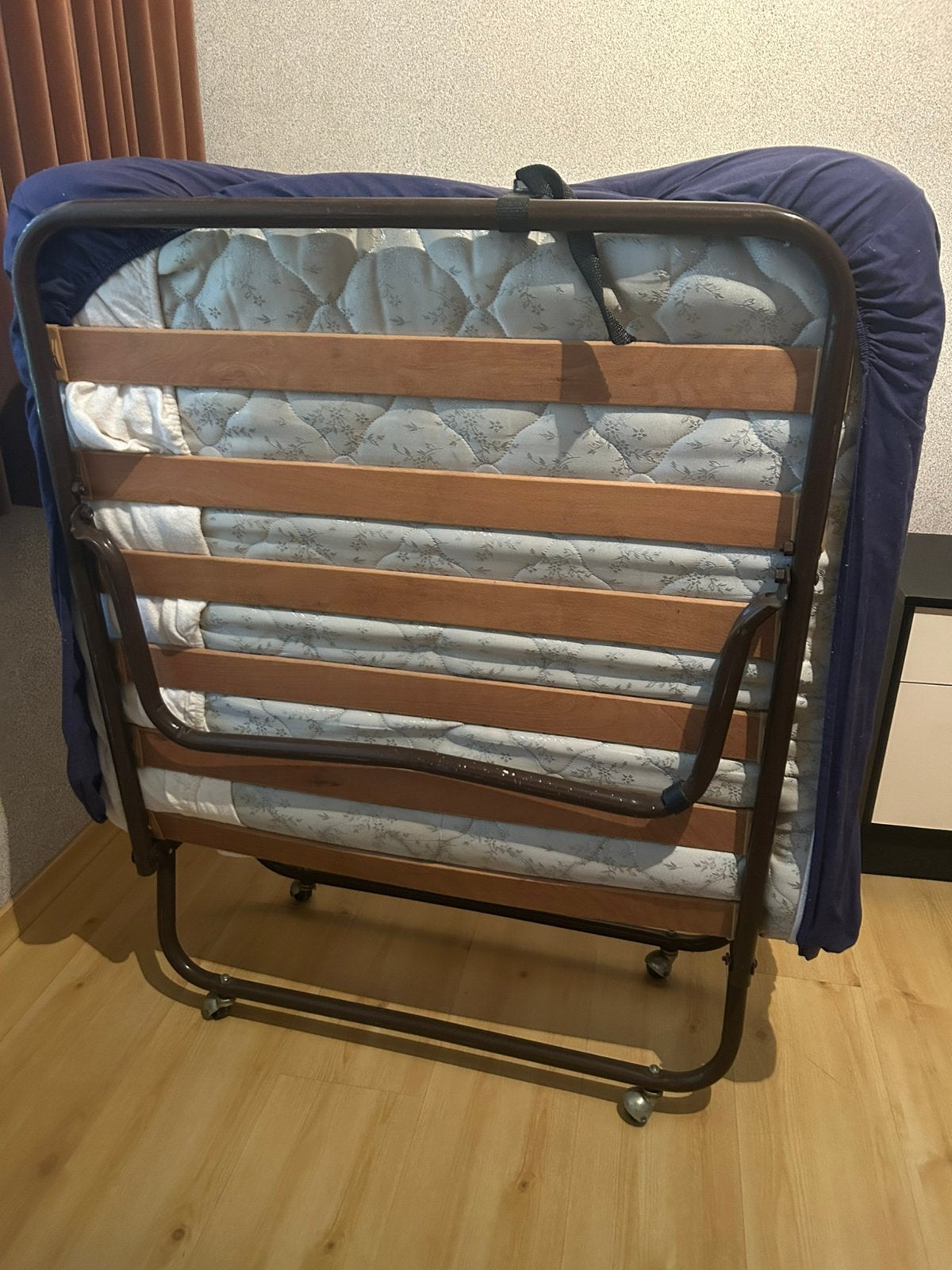 Logeerbed, Ophalen, Zo goed als nieuw, Eenpersoons