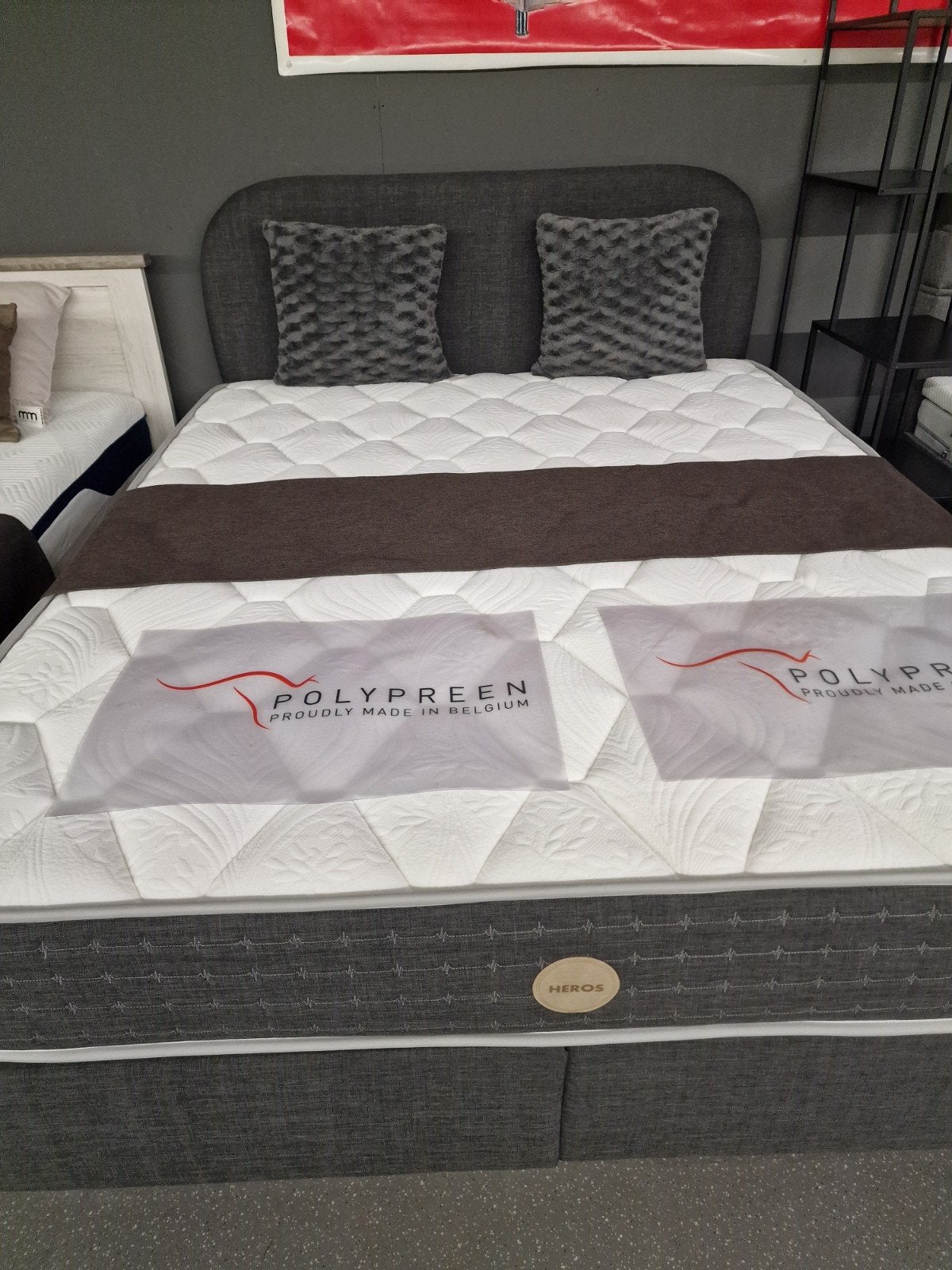 boxspring met opbergruimte 1099 €, Ophalen