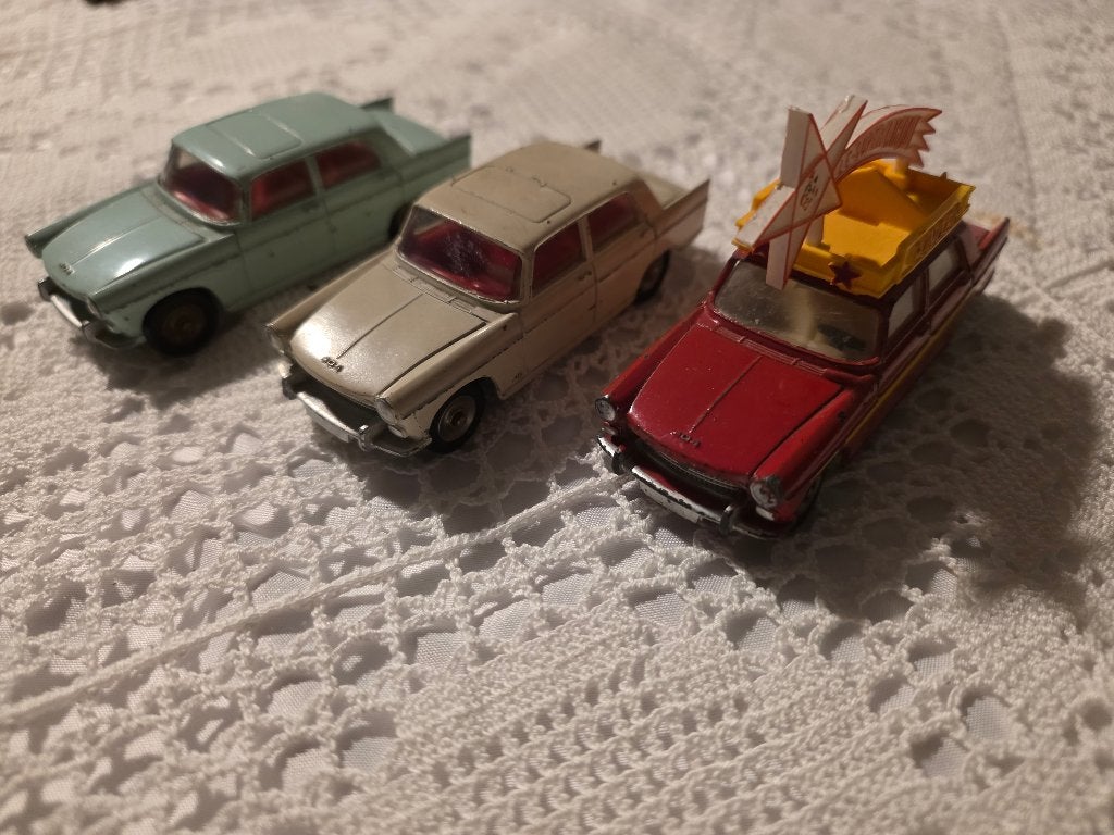 Dinky Toys 3 Peugeot 404, Ophalen, Gebruikt, Auto, Dinky Toys
