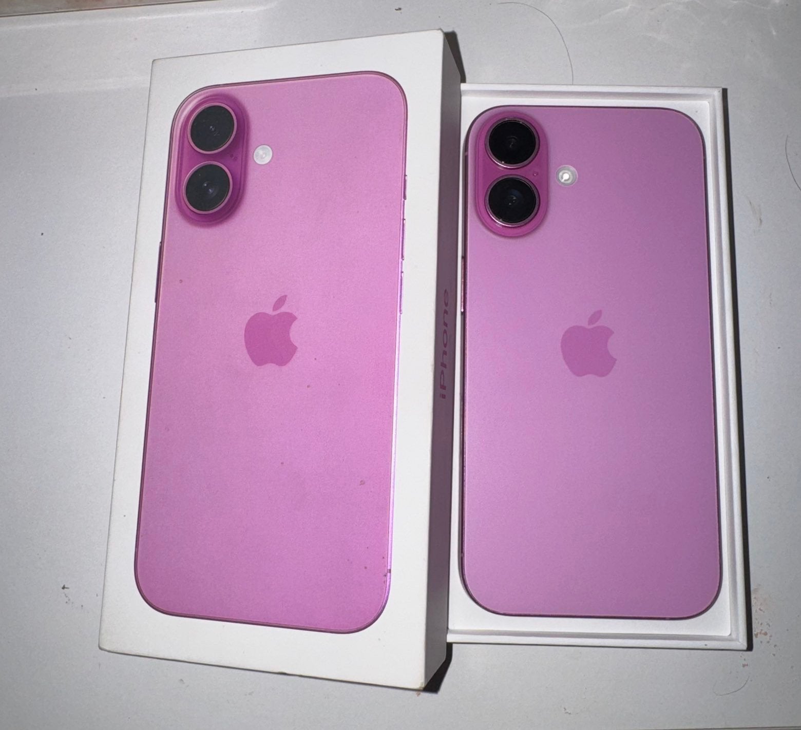 Iphone 16 rose, Télécoms, Enlèvement, Comme neuf