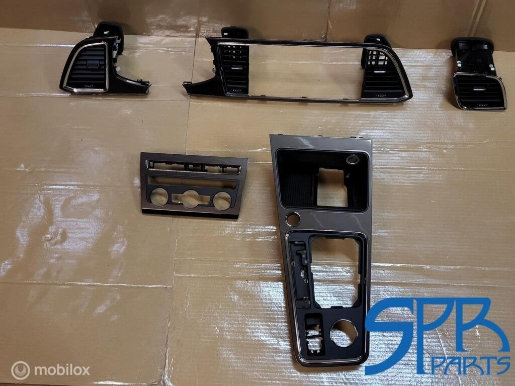 SEAT Ateca INTERIEURLIJSTEN SET BRUIN DASHBOARD NEW COMPLEET, Neuf, SEAT, Enlèvement ou Envoi, Seat