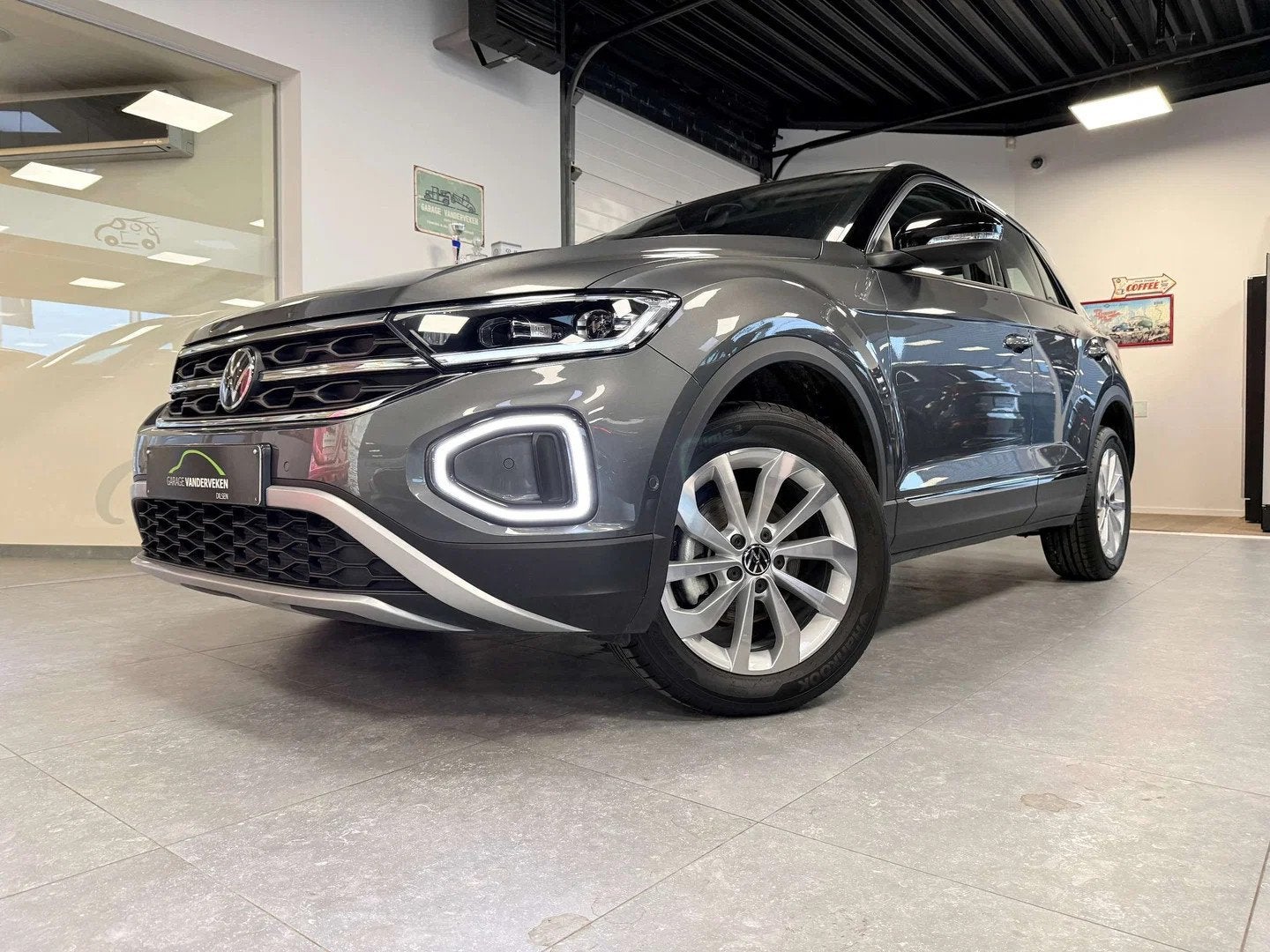 Volkswagen T-Roc T-Roc 1.0 TSI Style * BI-COLOR ! * 15026 km, Autos, Volkswagen, Argent ou Gris, Euro 6, Boîte manuelle, Noir