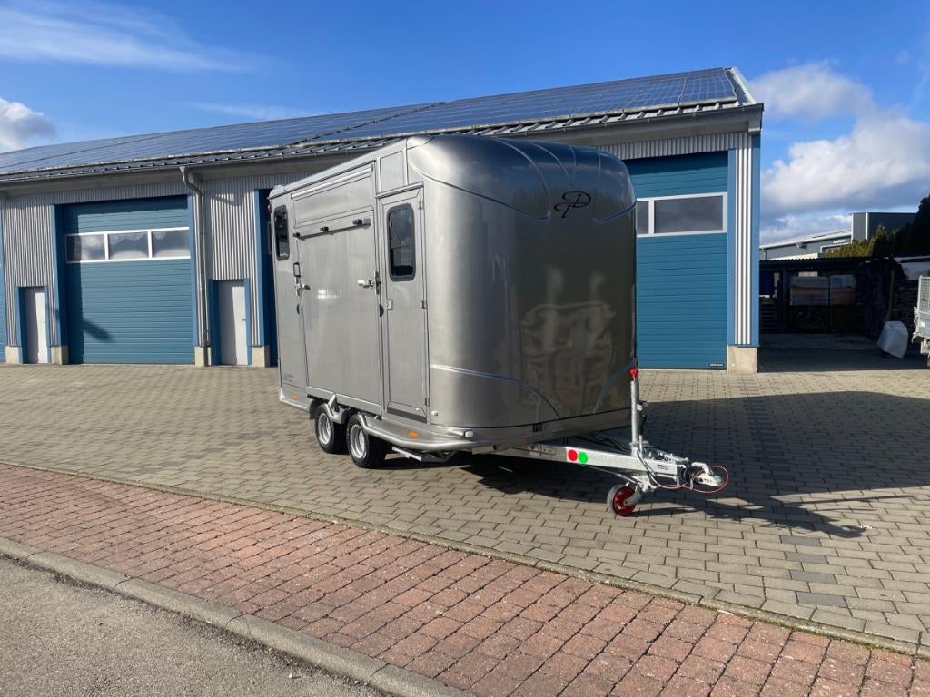 Luxe paardentrailer met zijklep, basis of hengstenuitvoering, Dieren en Toebehoren, Paarden en Pony's | Trailers en Aanhangwagens